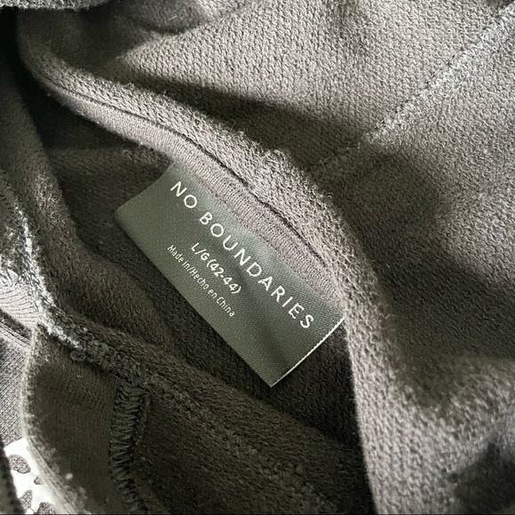 Men’s T-Shirt Hoodie Size Large - Picture 2 of 5